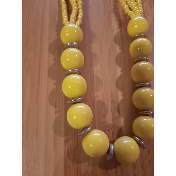 Yellow and Silver Tone Bead Necklace Vintage with Earrings - Picture 4 of 6